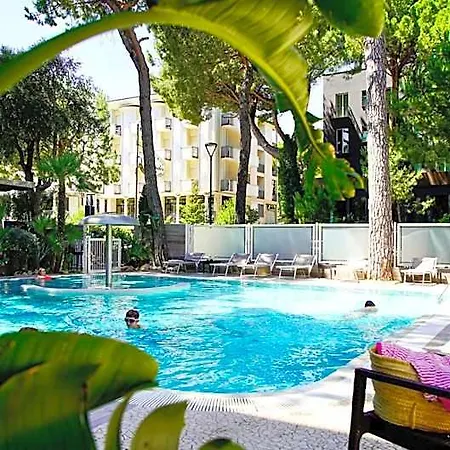 Alexander Hotel 4*