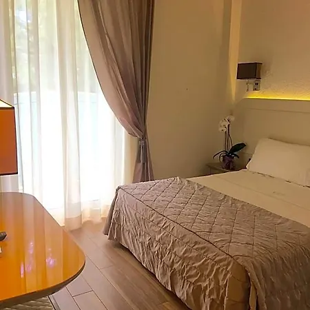 Hotel Alexander 4*